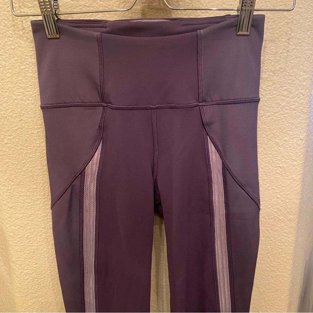 LULULEMON Women Purple Athletic Cropped Pants Leggings Size 4